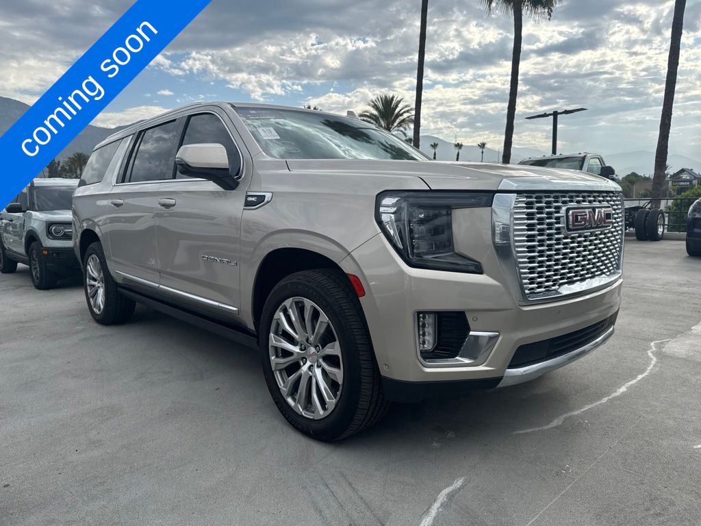 Brown (Pearl Beige Metallic) 2023 GMC Yukon XL SUV / Crossover Four-Wheel Drive 