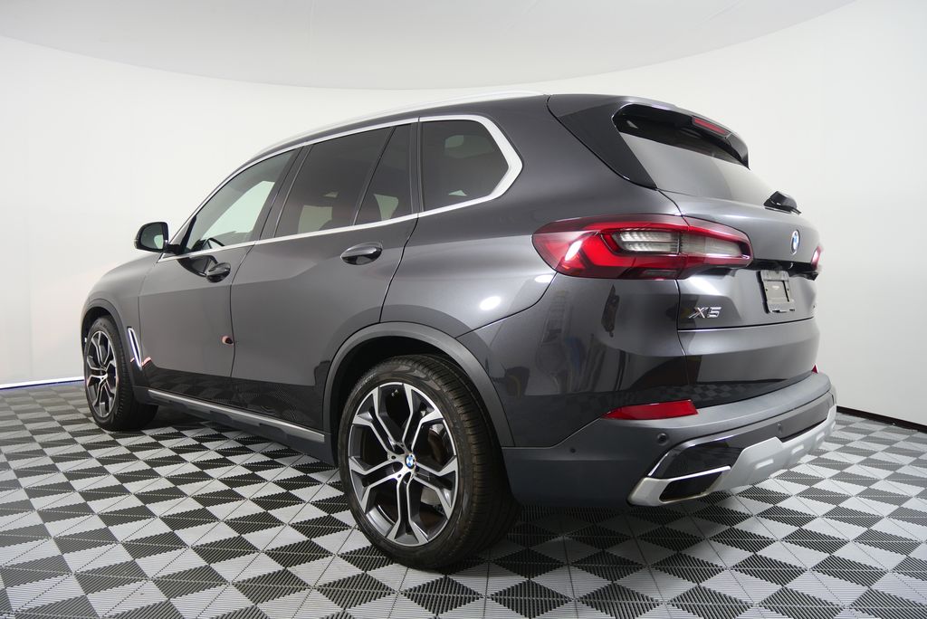 Thumbnail: 2021 BMW X5 - 5