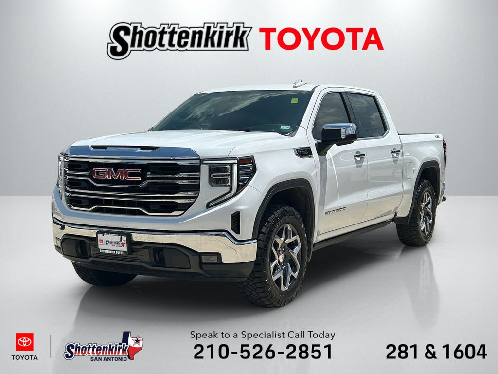 2022 GMC Sierra 4WD Crew Cab Short Box SLT's photo