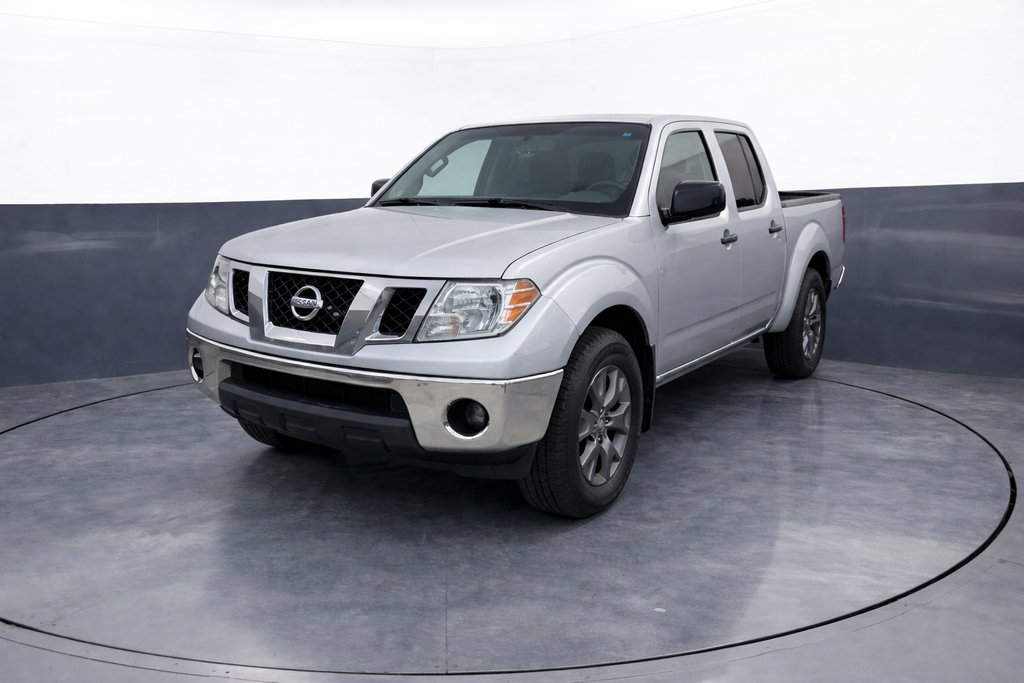 Brilliant Silver 2014 Nissan Frontier SL Crew Cab 4WD Pickup Truck Four-Wheel Drive 5-Speed Automatic Overdrive