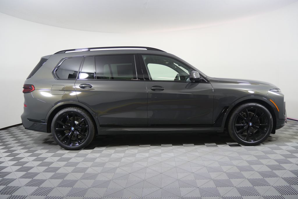 Thumbnail: 2027 BMW X7 - 2
