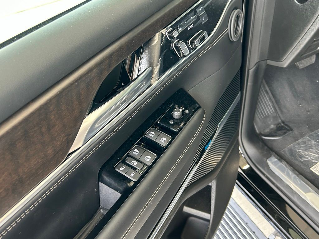 Used 2024 Diamond Black Crystal Pearlcoat Jeep Base image 46