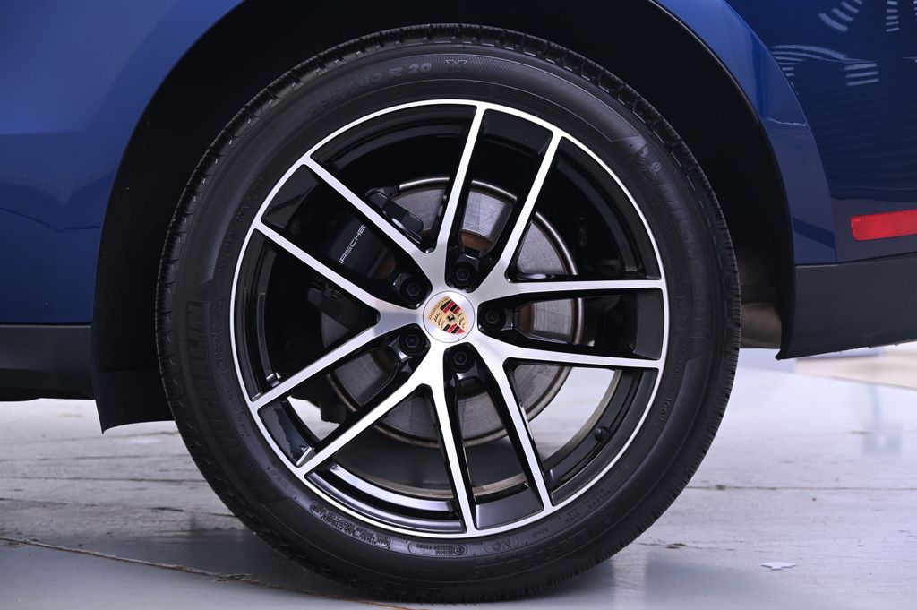 2024 Porsche Macan  16