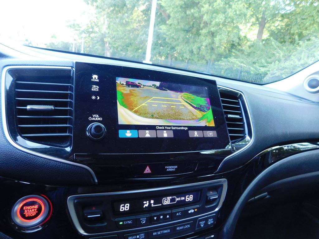 Thumbnail: 2019 Honda Pilot - 11