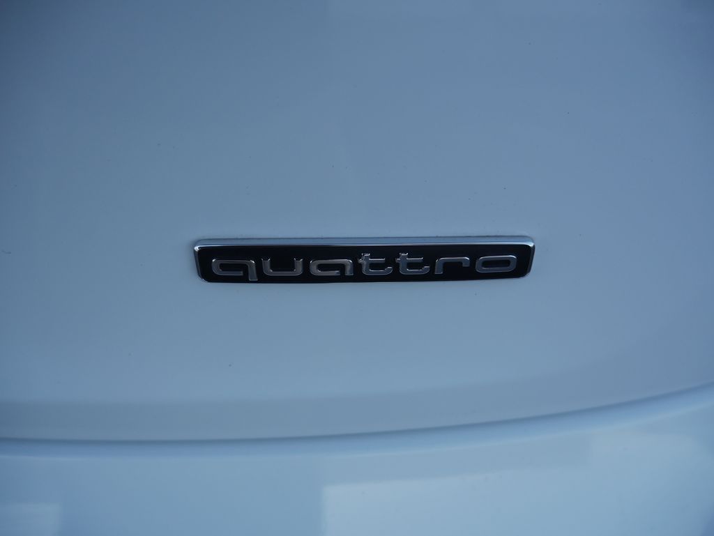 Thumbnail: 2023 Audi Q5 - 10