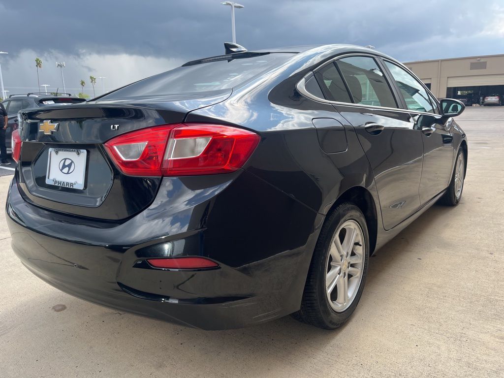 Thumbnail: 2017 Chevrolet Cruze - 8