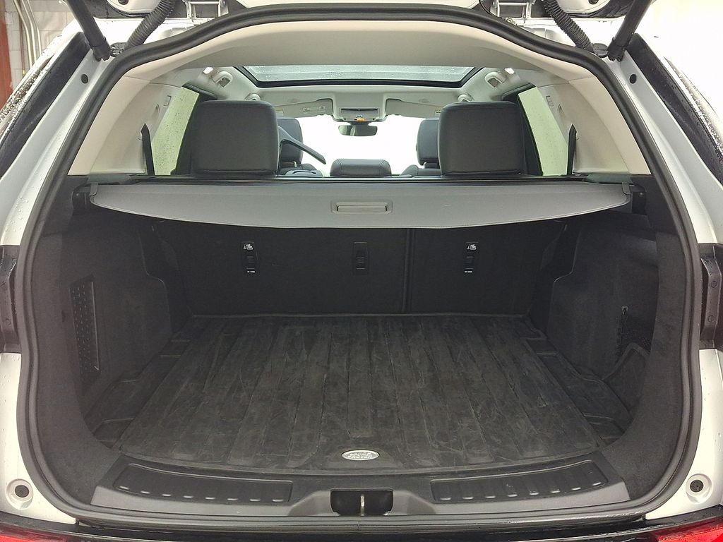 Thumbnail: 2025 Land Rover Discovery Sport - 29