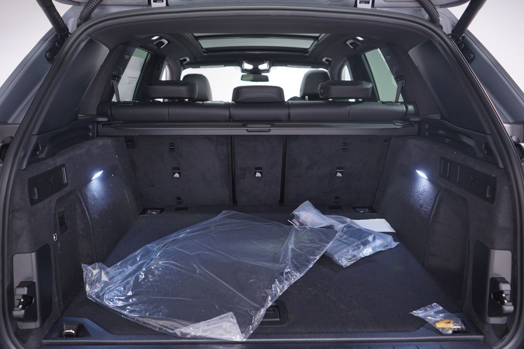 Thumbnail: 2026 BMW X5 - 13