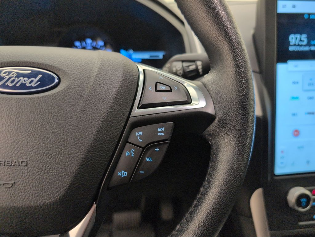 2023 Silver Metallic Ford Edge SEL AWD SUV