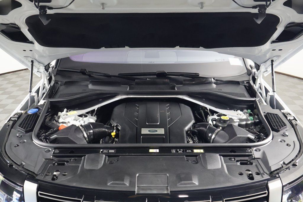 Thumbnail: 2023 Land Rover Range Rover - 16