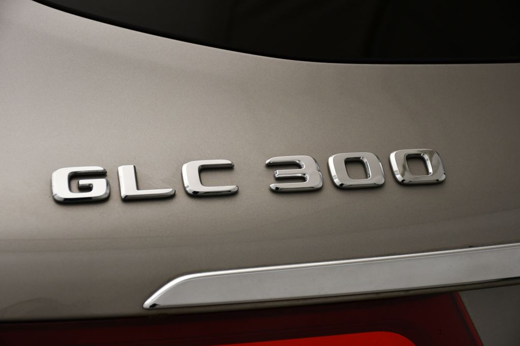 2019 Mercedes-Benz GLC 300 9