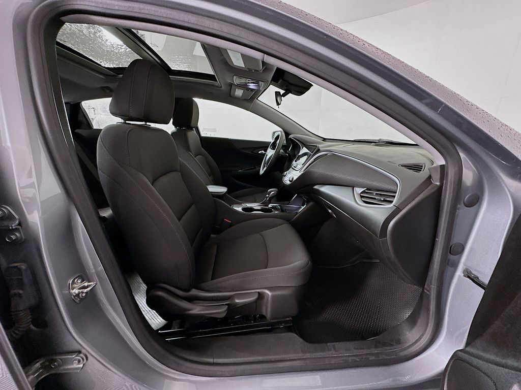 Thumbnail: 2023 Chevrolet Malibu - 29