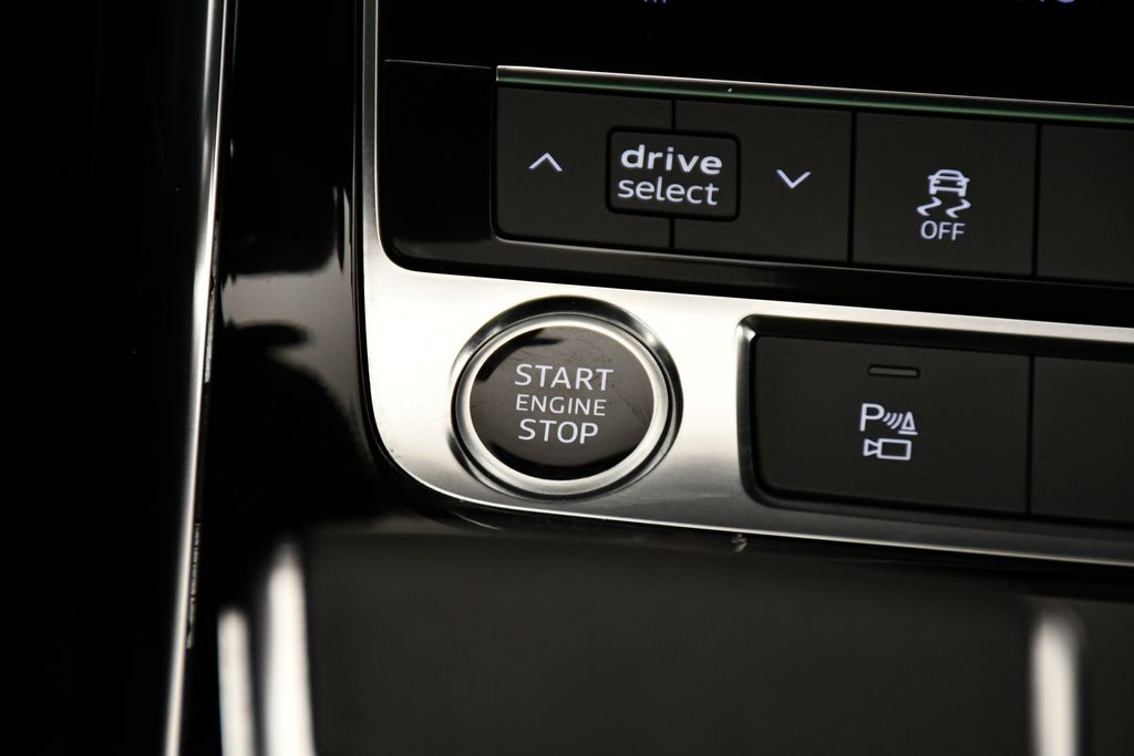 Thumbnail: 2024 Audi Q8 - 28