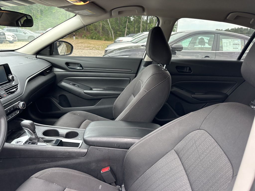 2024 Glacier White Nissan Altima 2.5 S FWD Sedan