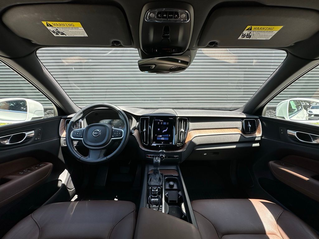 Thumbnail: 2021 Volvo XC60 - 28