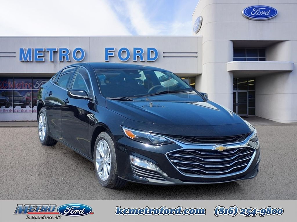 Mosaic Black Metallic 2024 Chevrolet Malibu Sedan Front-Wheel Drive Continuously Variable Transmission