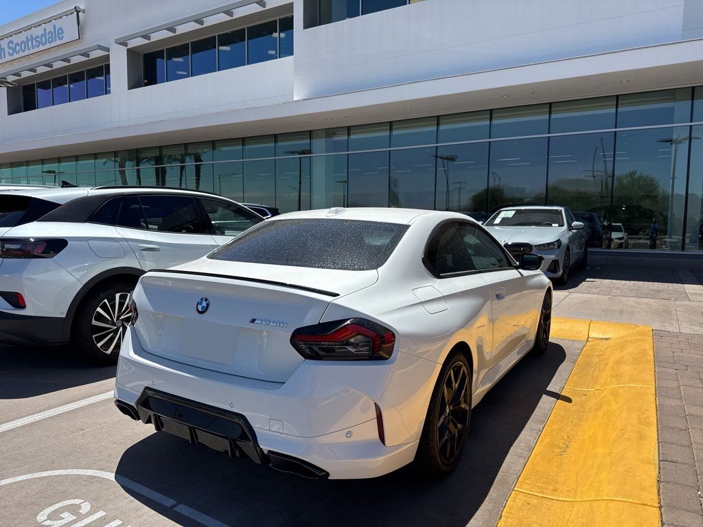 Thumbnail: 2025 BMW 2 Series - 3