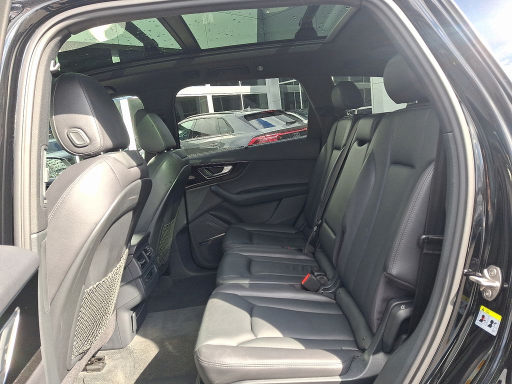 Thumbnail: 2017 Audi Q7 - 10