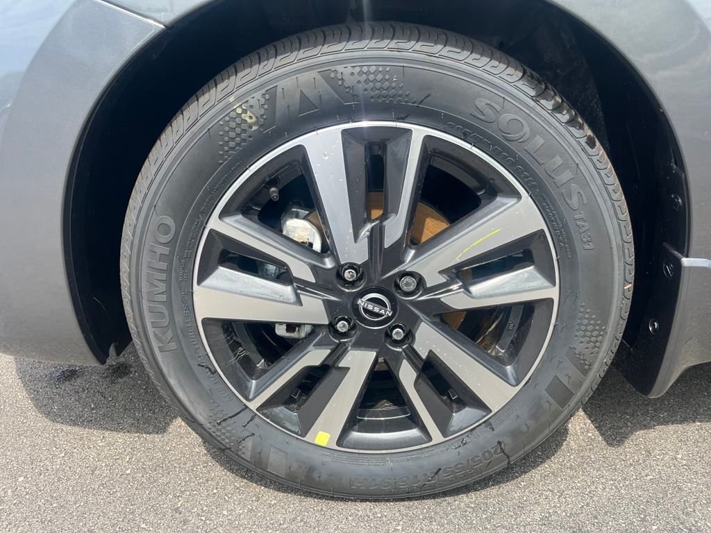 2025 Nissan Versa 1.6 SV photo