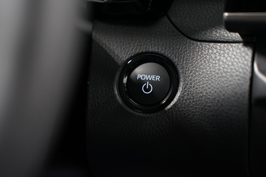 2025 Toyota Camry LE 21