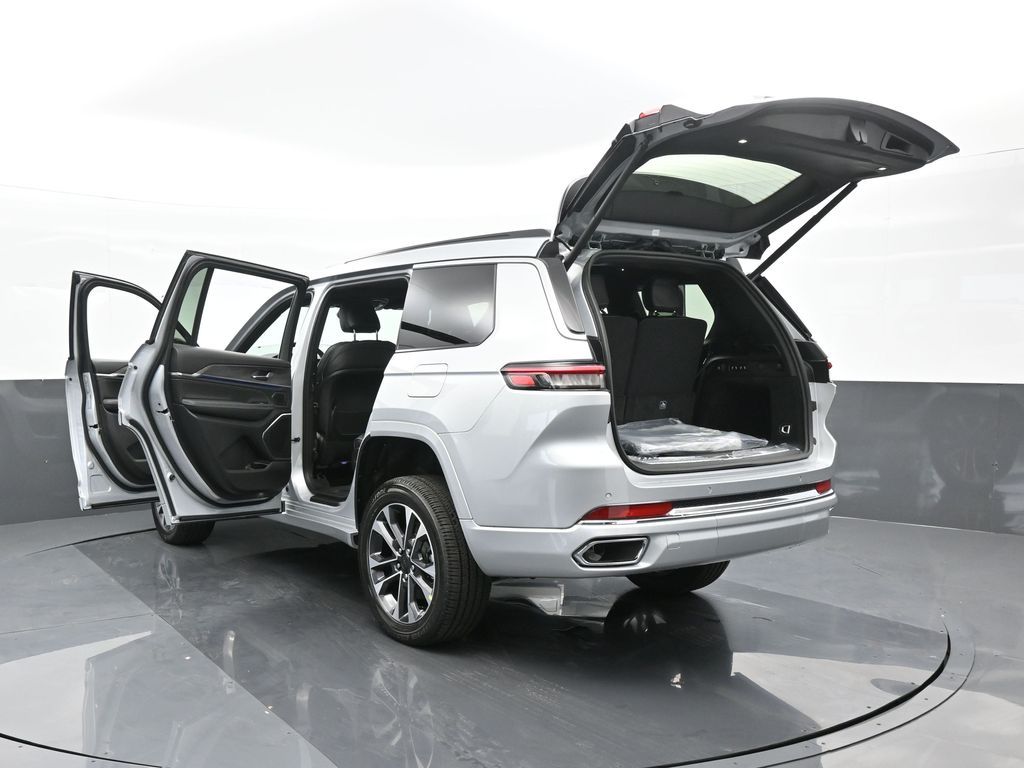 Used 2024 Silver Zynith Jeep Overland image 69