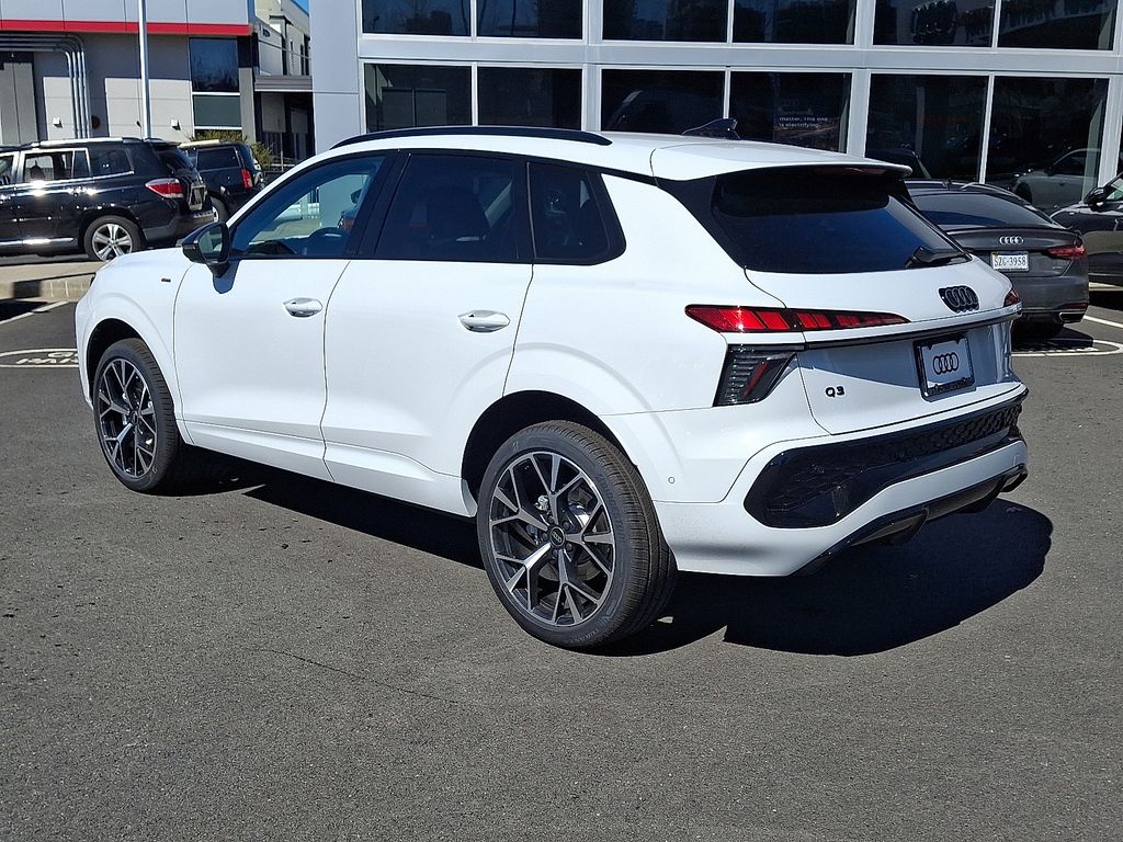 Thumbnail: 2026 Audi Q3 - 4