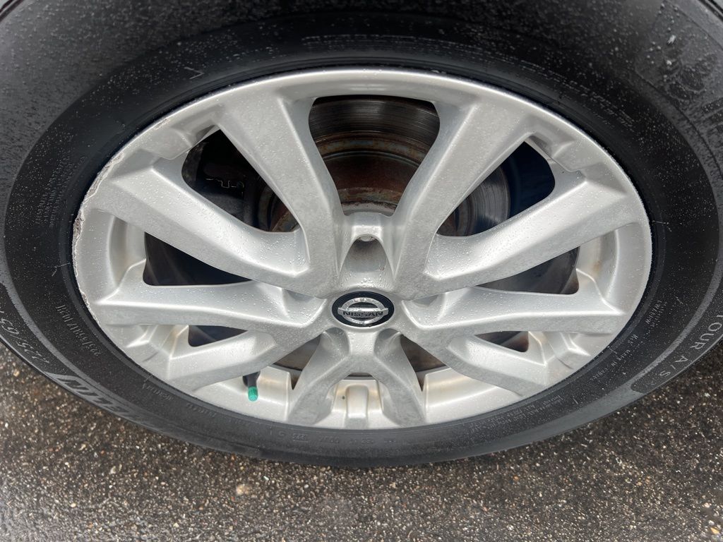 2020 Nissan Rogue SV photo