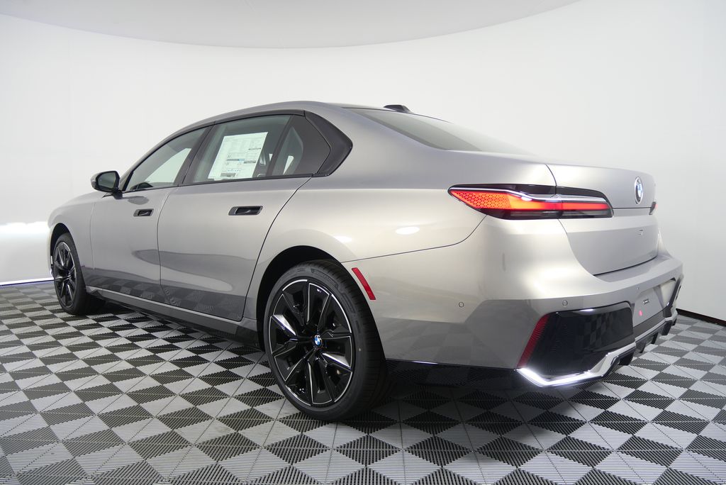 Thumbnail: 2026 BMW 7 Series - 5