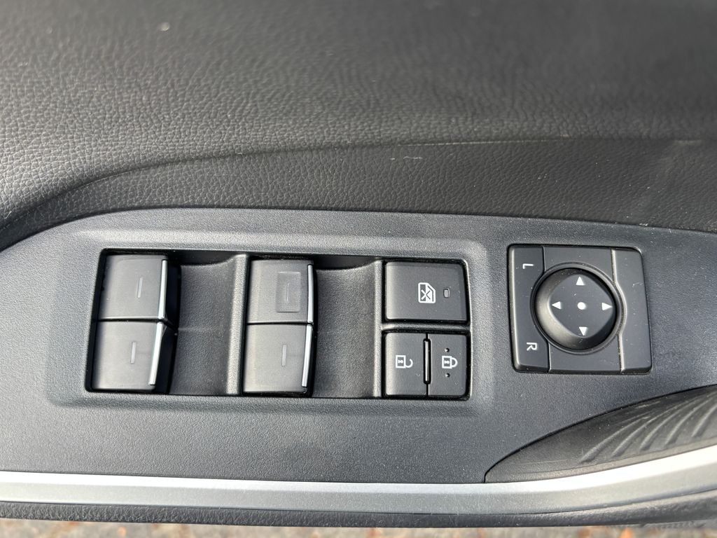 Thumbnail: 2025 Toyota RAV4 - 29