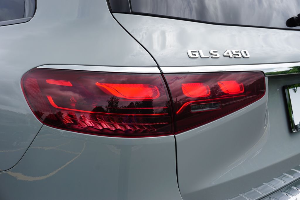 2025 Mercedes-Benz GLS 450 4MATIC 14
