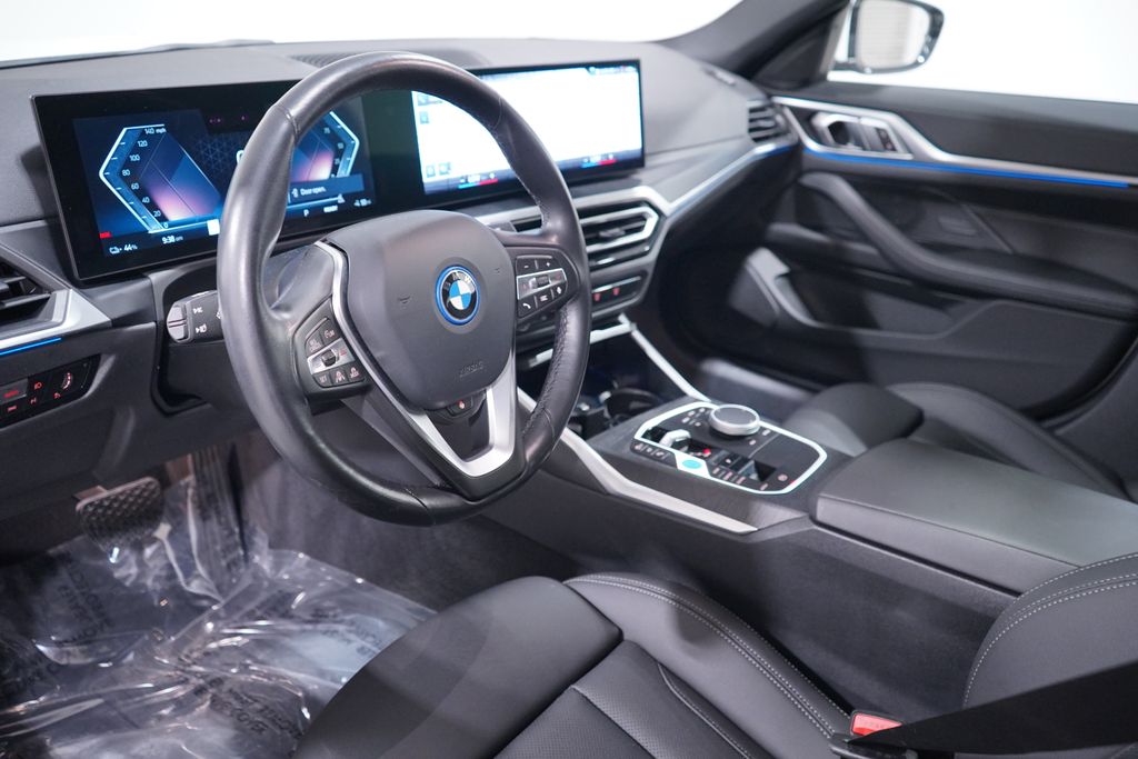 Thumbnail: 2023 BMW i4 - 6