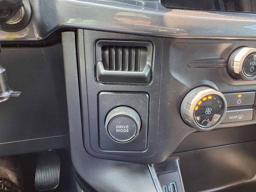 2024 Ford F-150 STX - 11