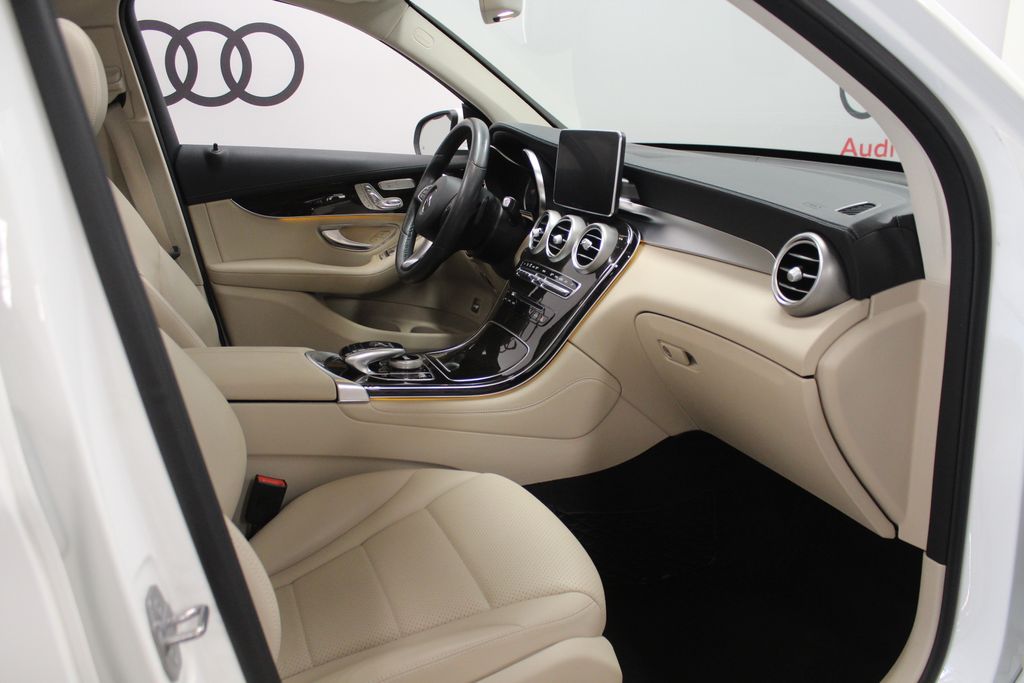 Thumbnail: 2017 Mercedes-Benz GLC - 24