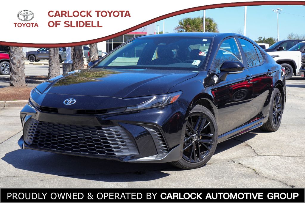 2025 Toyota Camry SE FWD