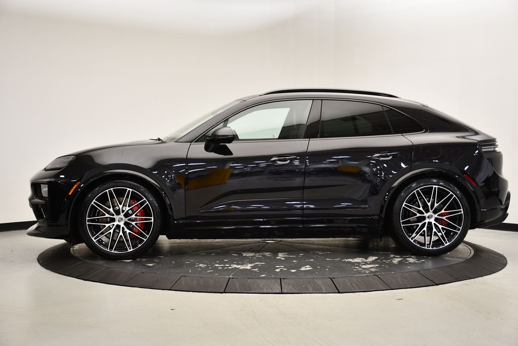 Thumbnail: 2025 Porsche Macan - 2