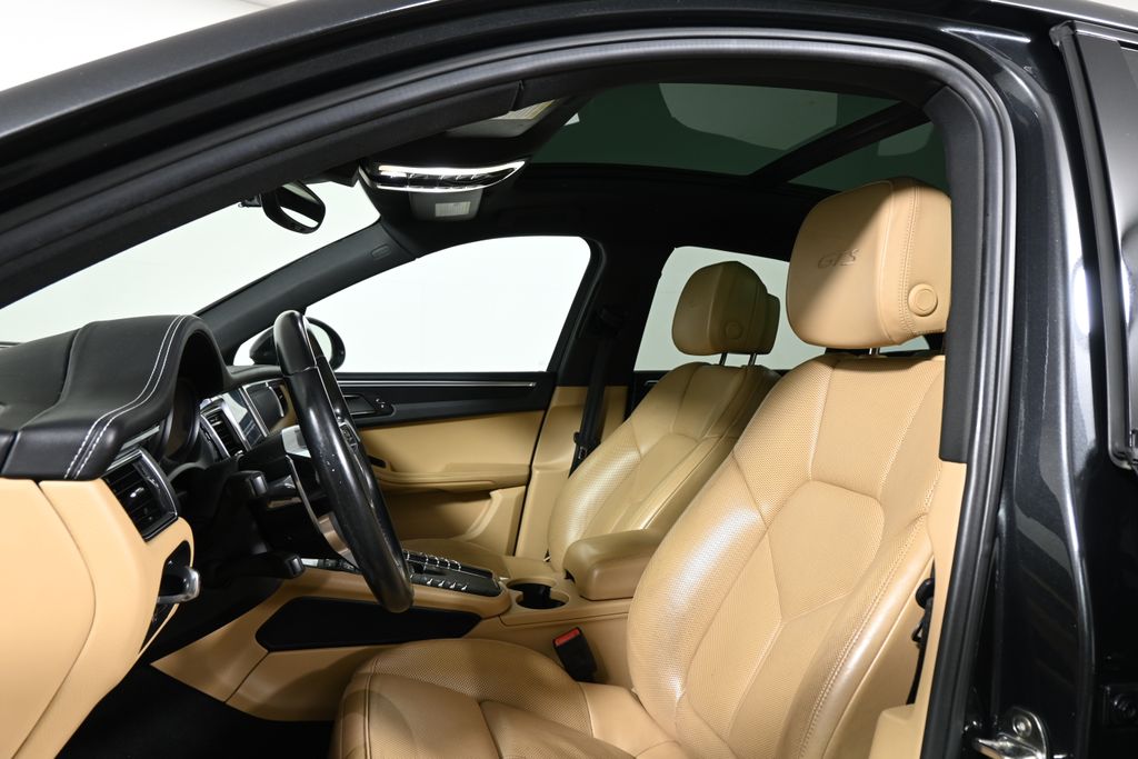 Thumbnail: 2017 Porsche Macan - 5