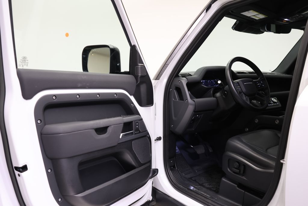 Thumbnail: 2023 Land Rover Defender - 27