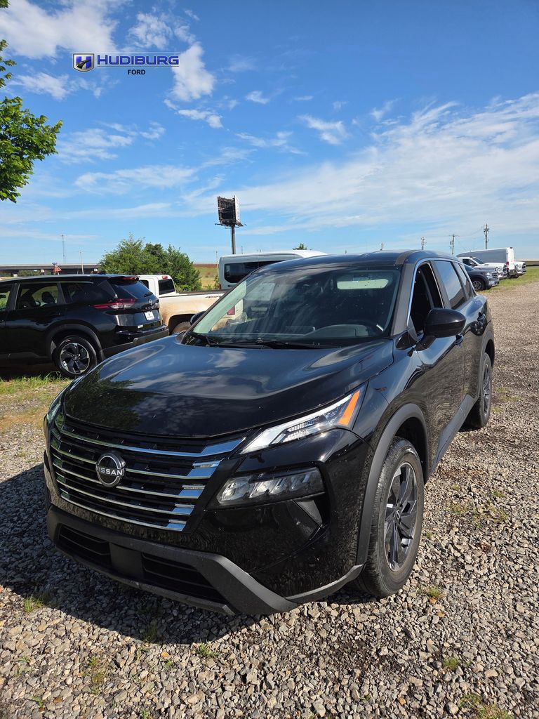 2025 Nissan Rogue SV FWD