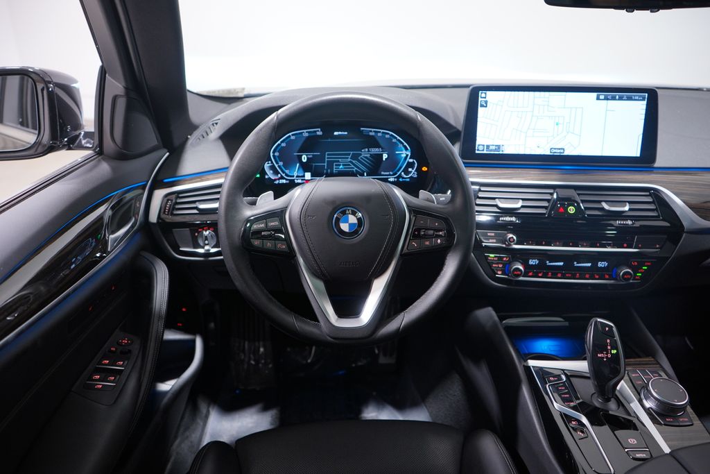 Thumbnail: 2023 BMW 5 Series - 11