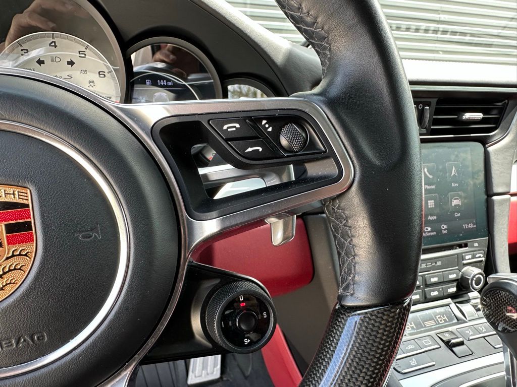 Thumbnail: 2017 Porsche 911 - 22