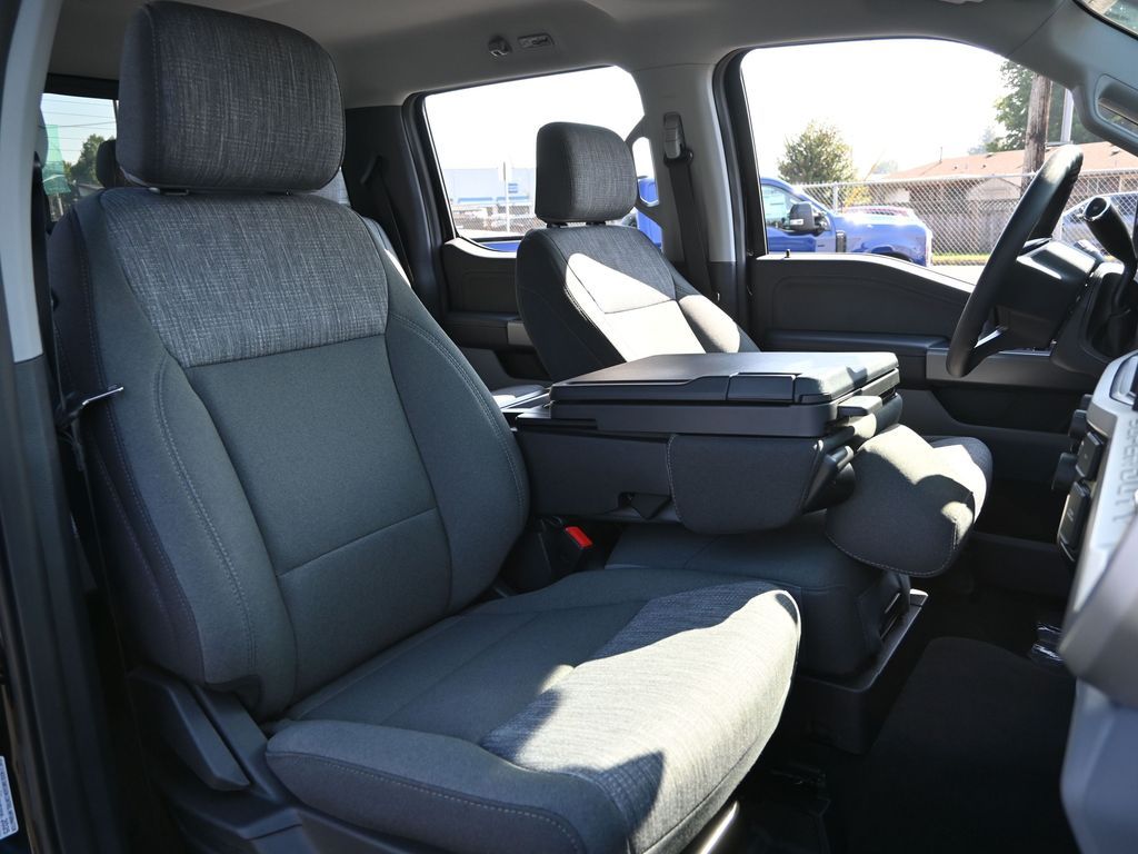2026 Ford F-350 XLT photo 26