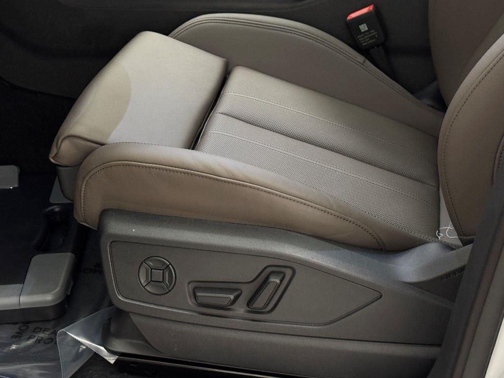 2025 Audi Q5  19