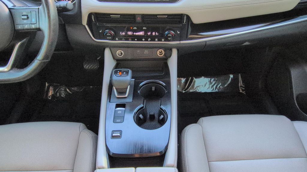 Certified Used 2022 Red Nissan SL image 15