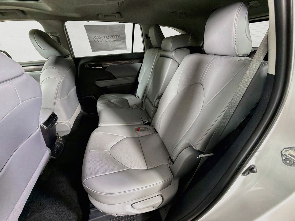 New 2026 Toyota Highlander SUV