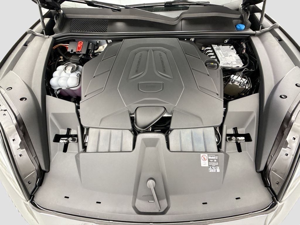 Thumbnail: 2026 Porsche Cayenne - 30