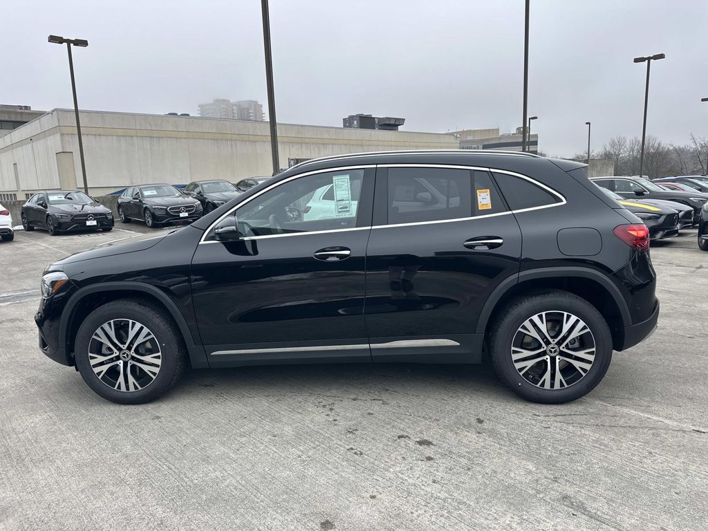 Thumbnail: 2026 Mercedes-Benz GLA - 8