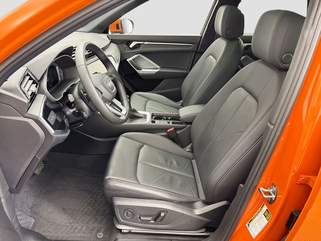 Thumbnail: 2025 Audi Q3 - 17