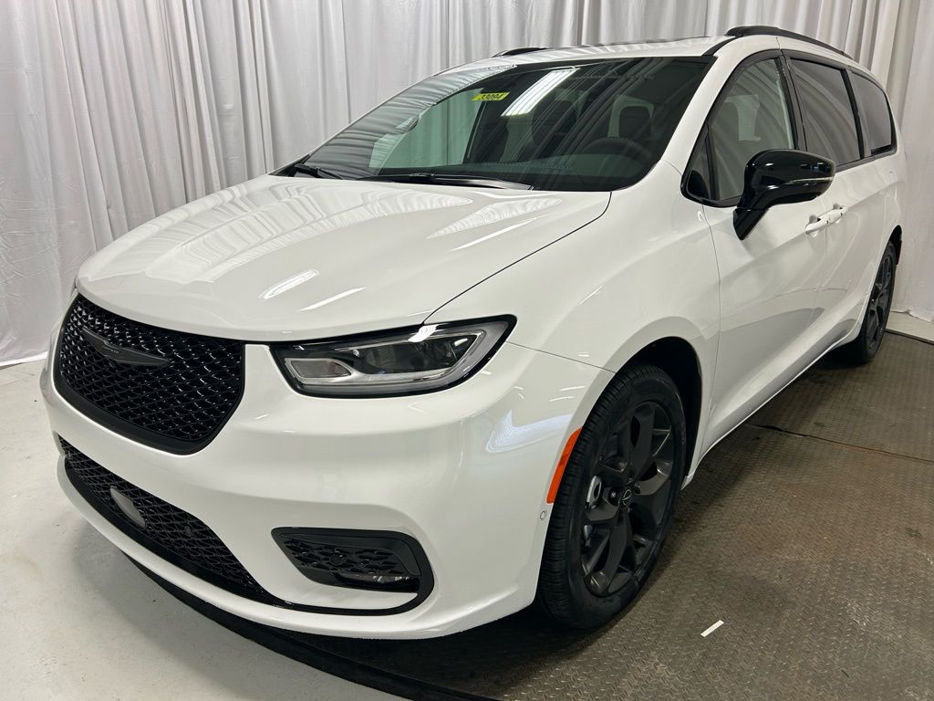 new 2026 Chrysler Pacifica car, priced at $44,999