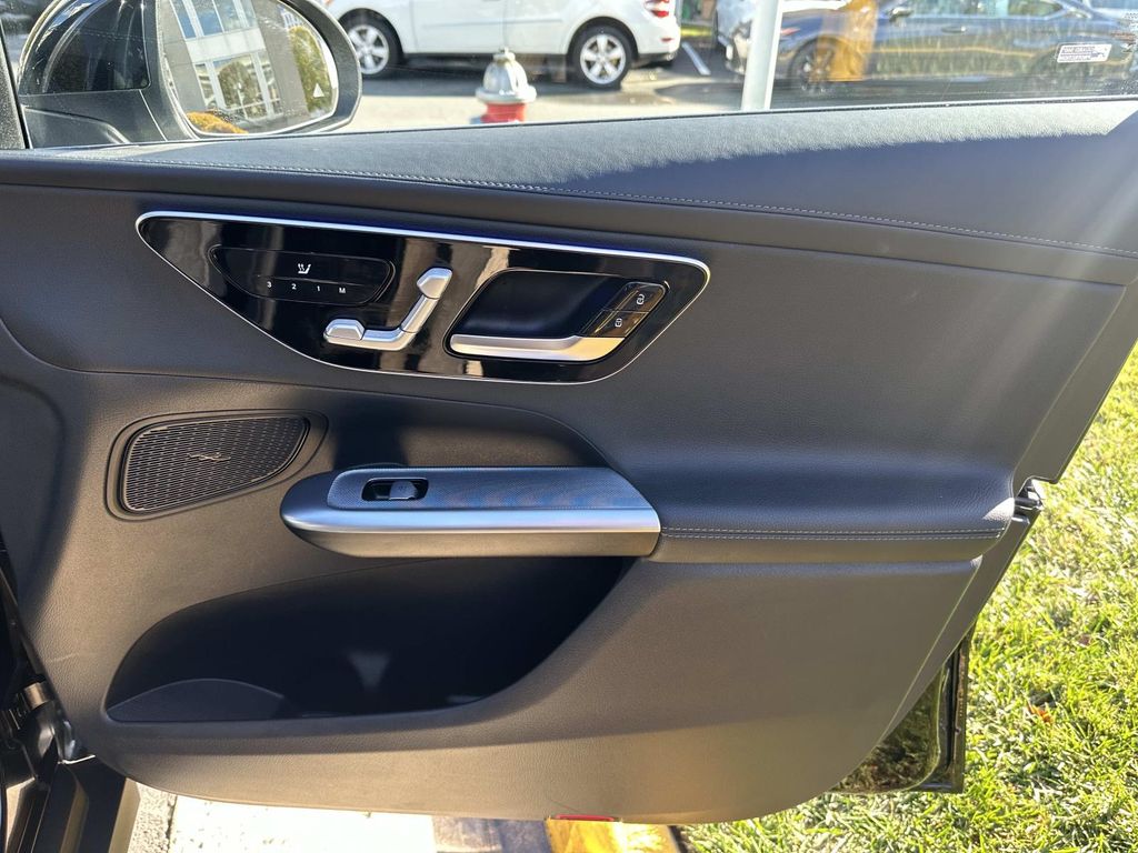 Thumbnail: 2023 Mercedes-Benz GLC - 19