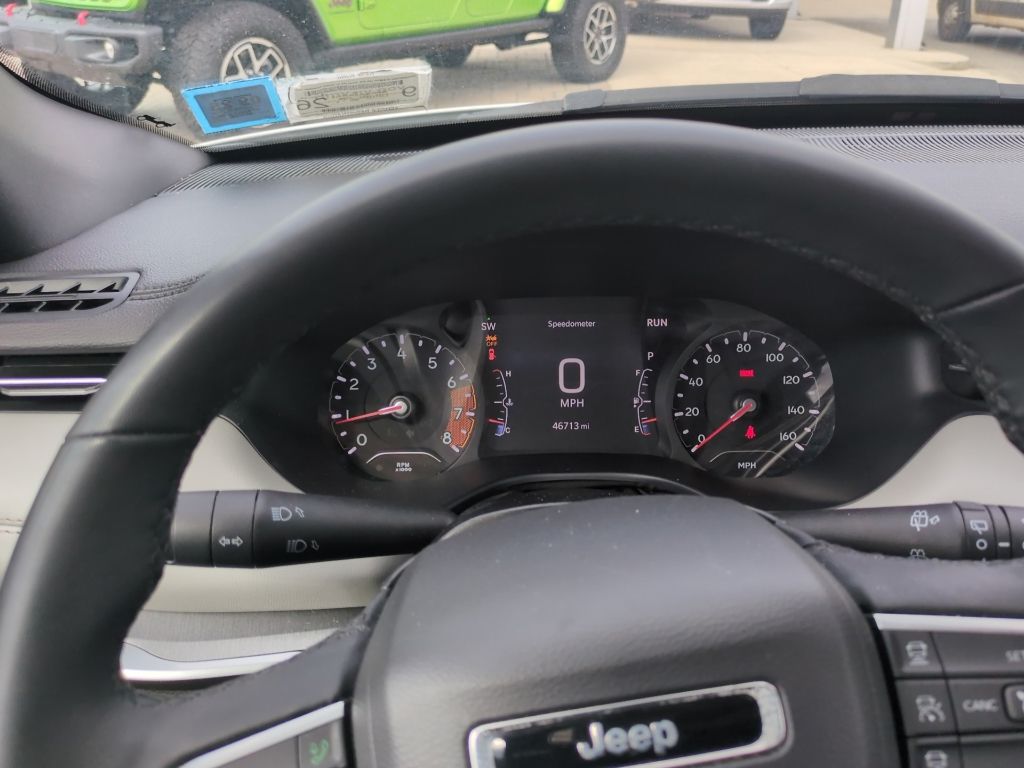 Used 2025 White Jeep Limited image 9